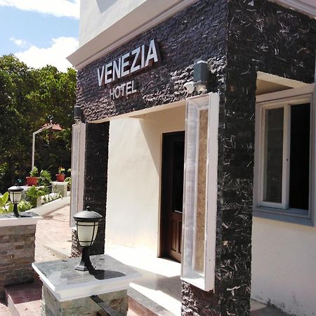 Venezia Suites Hotel Iloilo Kültér fotó