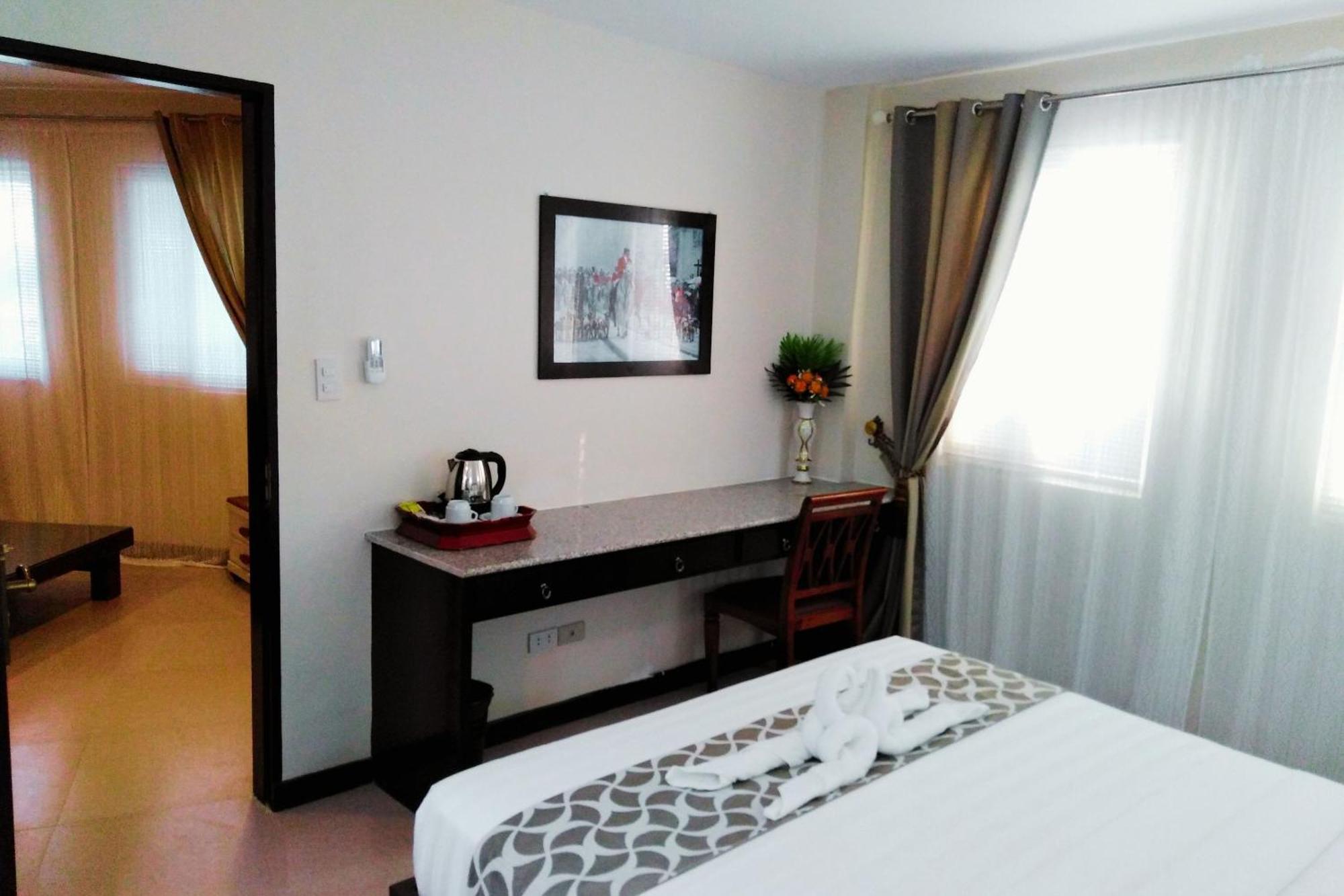 Venezia Suites Hotel Iloilo Szoba fotó