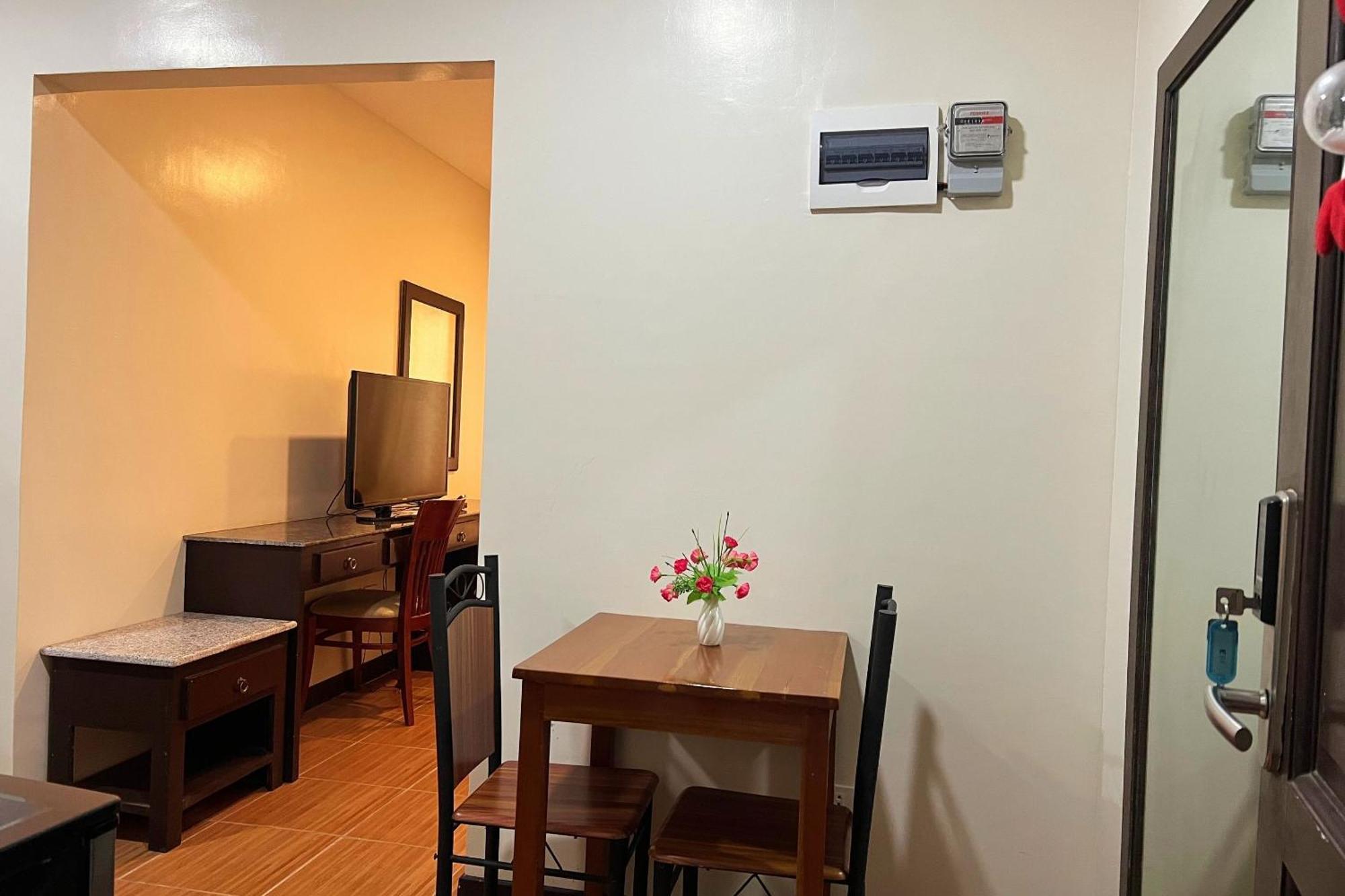 Venezia Suites Hotel Iloilo Szoba fotó