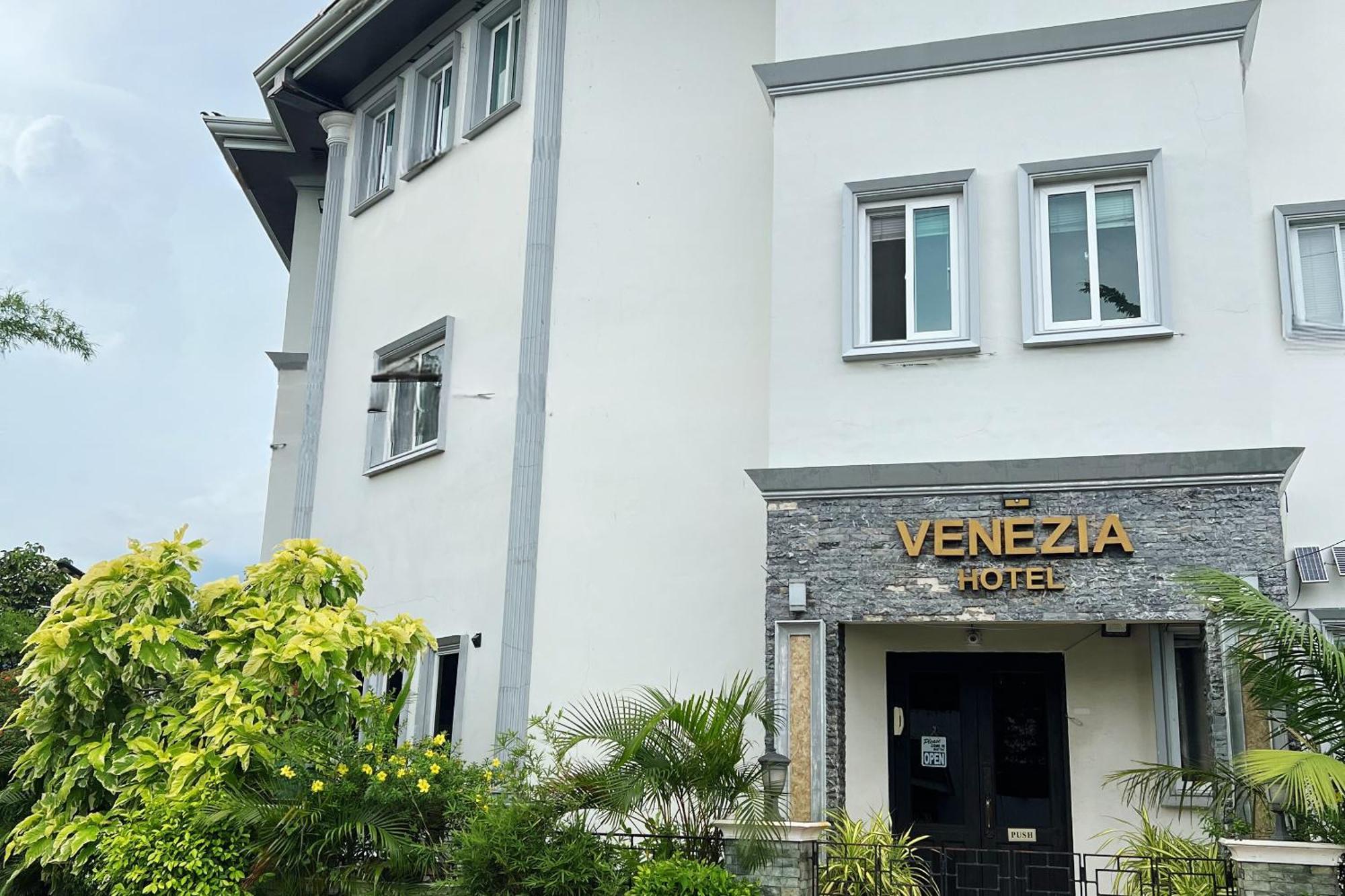 Venezia Suites Hotel Iloilo Kültér fotó